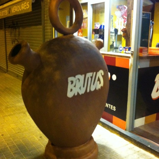 6/17/2012 tarihinde Enric B.ziyaretçi tarafından Brutus Barcelona'de çekilen fotoğraf