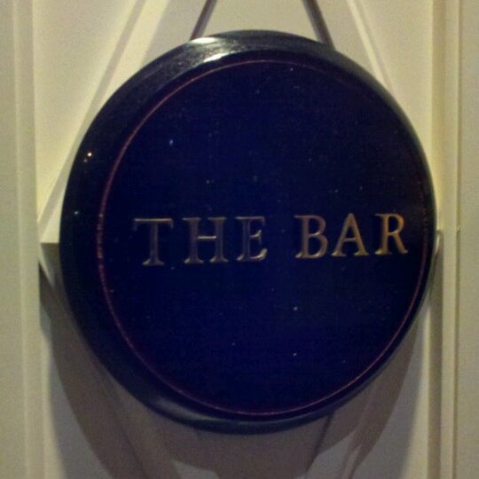Das Foto wurde bei The Bar at The Peninsula von Alex S. am 7/11/2012 aufgenommen