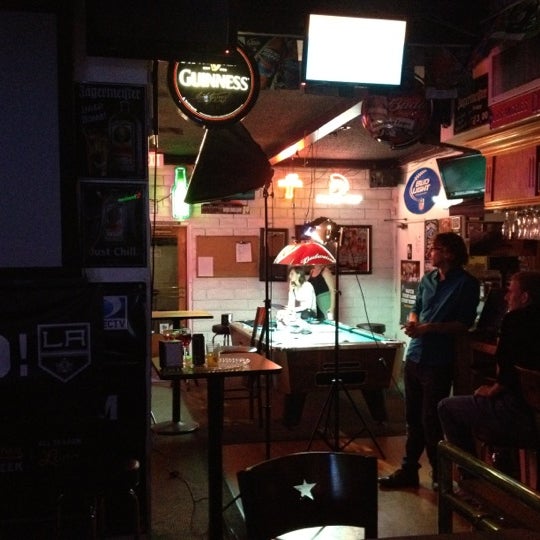 Photo prise au Leo&#39;s All-Star Sports Bar &amp; Grill par Tyler H. le5/31/2012