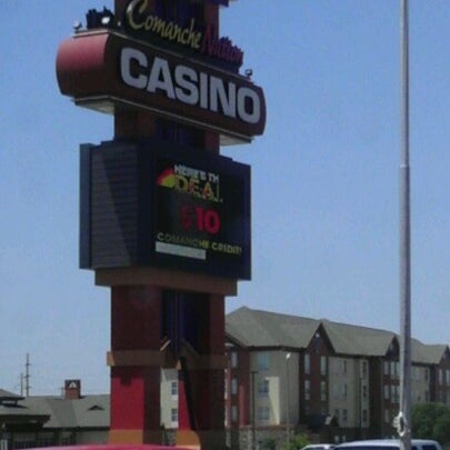 Foto tirada no(a) Comanche Nation Casino por Deborah G. em 8/3/2012
