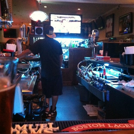 Foto tirada no(a) Rockafella&#39;s Sports Bar &amp; Grill por Richard S. em 7/11/2012