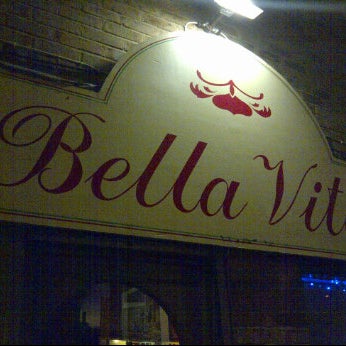 Foto diambil di Bella Vita oleh Nicky I. pada 2/6/2012