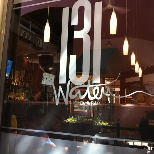 5/14/2012 tarihinde RAOUL P.ziyaretçi tarafından 131 Water Kitchen &amp; Bar'de çekilen fotoğraf