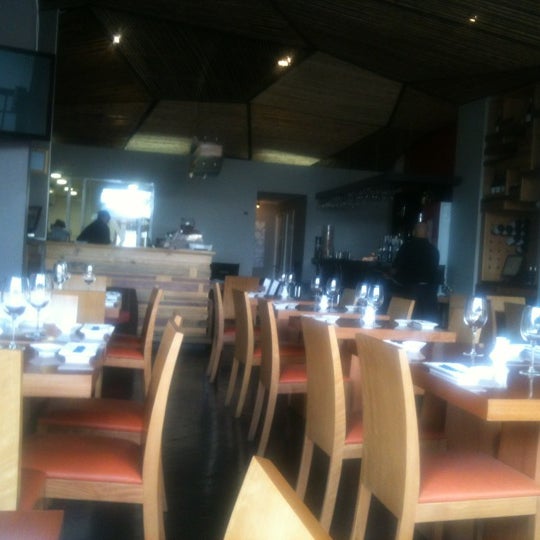 Foto diambil di Nigiri Sushi Bar oleh Jose Luis M. pada 4/14/2012