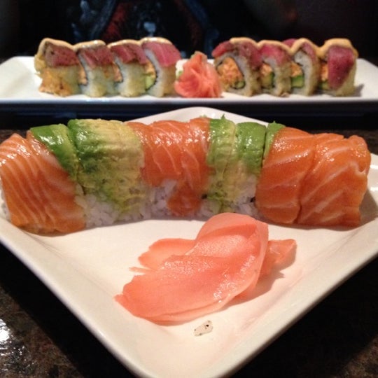 Das Foto wurde bei Nagoya Japanese Restaurant &amp; Sushi Bar von Crystal S. am 6/5/2012 aufgenommen