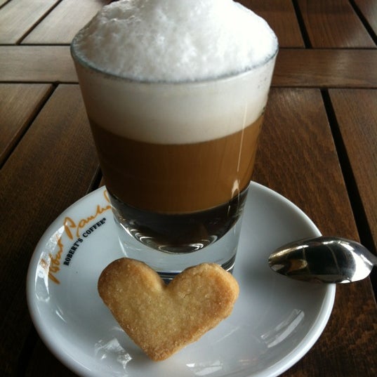 4/9/2012 tarihinde Birol C.ziyaretçi tarafından roberts coffee'de çekilen fotoğraf