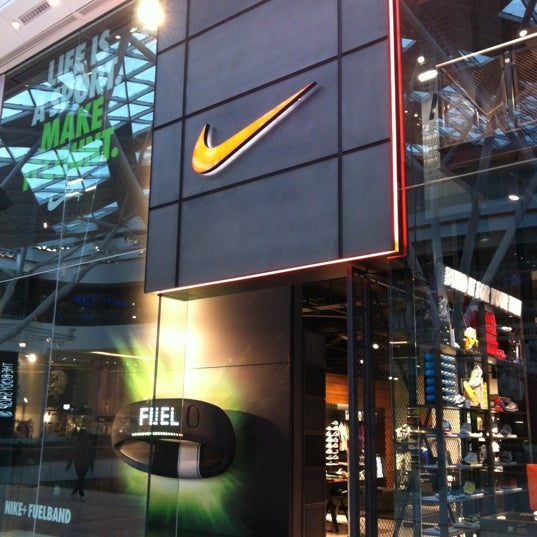 Turbina Punto de exclamación Licuar Nike Store - Shepherd's Bush - 4 tips de 647 visitantes
