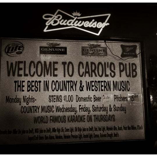รูปภาพถ่ายที่ Carol&#39;s Pub โดย Jonathan R. เมื่อ 8/25/2012