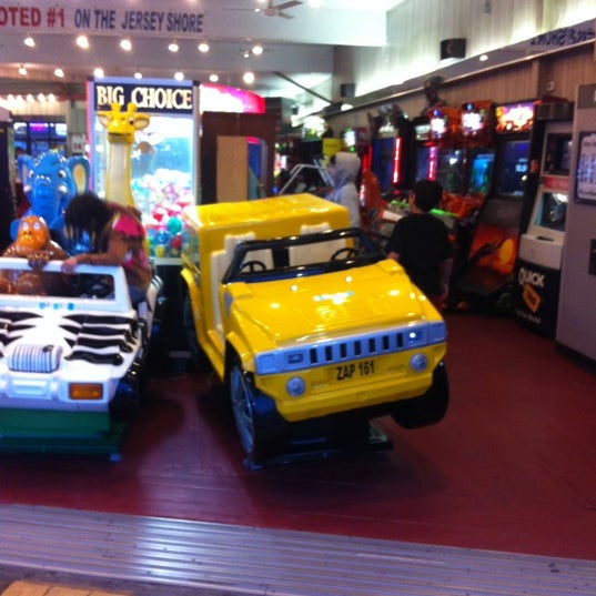 4/3/2012 tarihinde Kani B.ziyaretçi tarafından JiLLy&#39;s Arcade'de çekilen fotoğraf