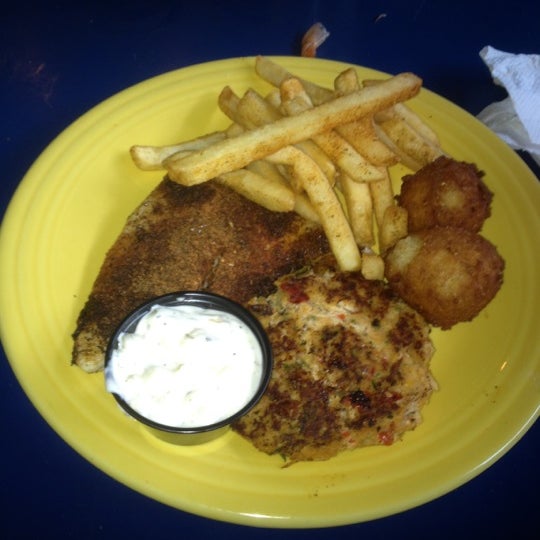 Awful Arthur's Downtown Roanoke'de Bar