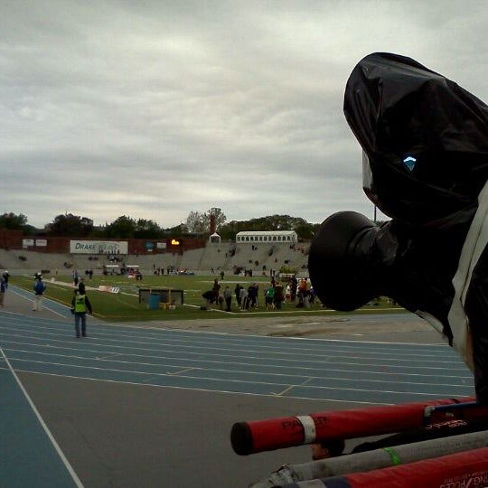 4/28/2012にKaitlyn W.がDrake Stadiumで撮った写真