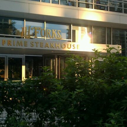 8/29/2012에 KT C.님이 III Forks Prime Steakhouse에서 찍은 사진