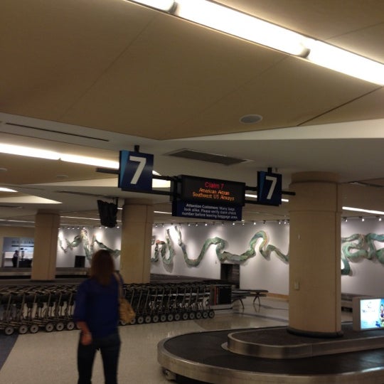 Baggage Claim Jacksonville'de Bagaj Teslim Noktası'da fotoğraflar