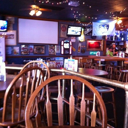 Foto diambil di Tanner&#39;s Bar &amp; Grill oleh Brad L. pada 5/24/2012