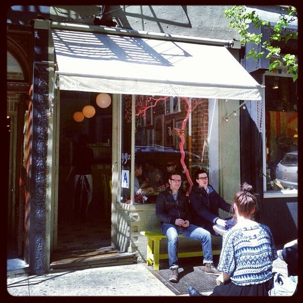 Foto tirada no(a) Local Café por Laurent R. em 4/4/2012