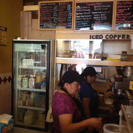Foto scattata a Jessi&#39;s Coffee Shop da sharilyn il 8/13/2012
