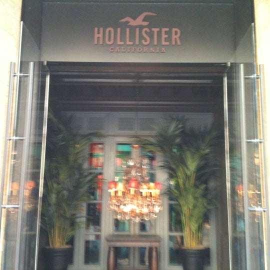 Hollister Co. - Магазин одежды в Mitte