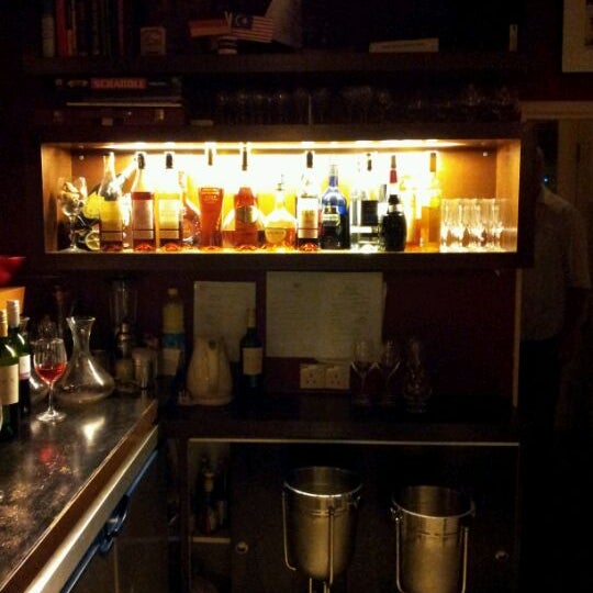 Foto diambil di That Little Wine Bar oleh Jo K. pada 2/21/2012
