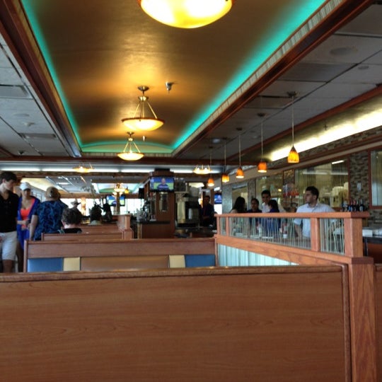 รูปภาพถ่ายที่ Northvale Classic Diner โดย Jarl J. เมื่อ 5/6/2012