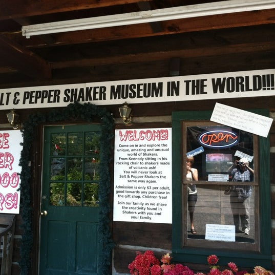 Photo taken at Salt &amp; Pepper Shaker Museum by Marie W. on 6/25/2012