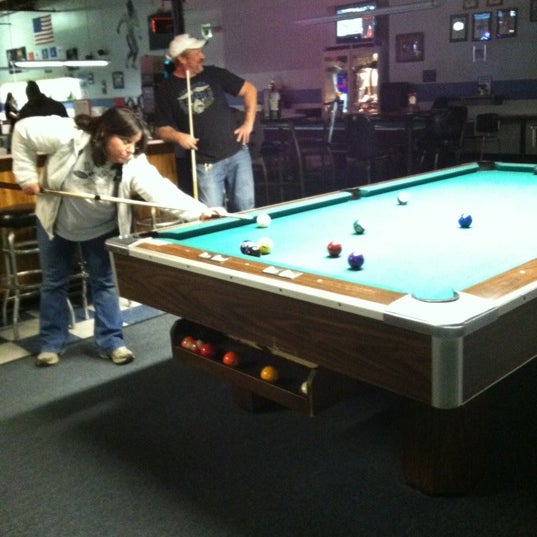 Foto tomada en Triple Nines Bar and Billiards  por Gilbert V. el 4/29/2012