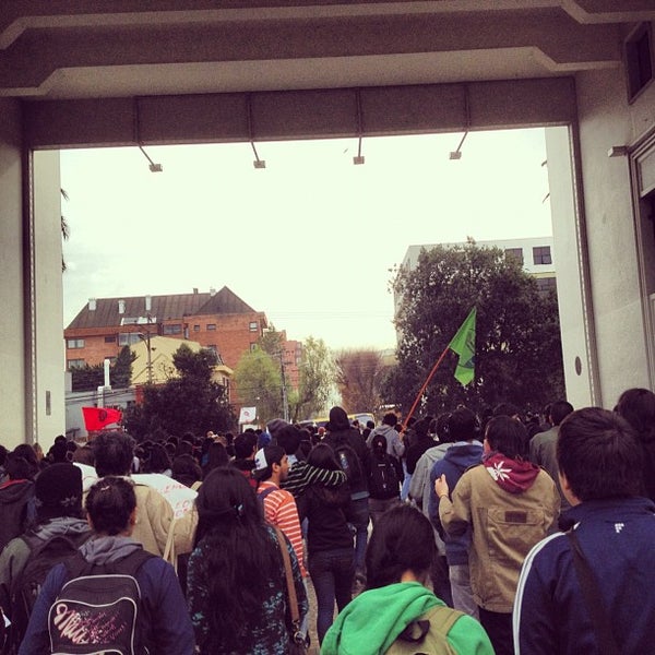 Foto tomada en Arco Universidad de Concepción  por Valentina G. el 5/31/2012
