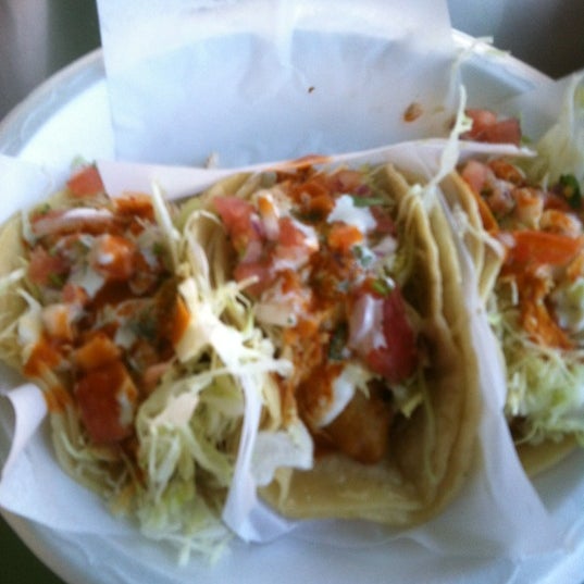 3/14/2012 tarihinde Ricky E.ziyaretçi tarafından Fish Taco Express'de çekilen fotoğraf