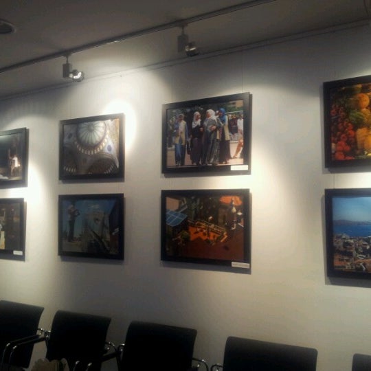 8/1/2012 tarihinde Liviu T.ziyaretçi tarafından F64 Studio Store'de çekilen fotoğraf