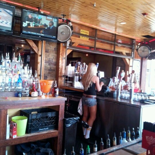 Photo taken at Cadillac Ranch Southwestern Bar &amp; Grill by Danny on 3/30/2012