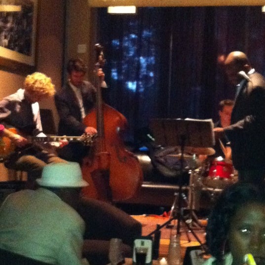 Photo prise au M Lounge par Tracy le8/29/2012