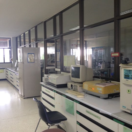 2 floor laboratory. Laboratory floor. Floor labs. Бильярд на скорость. Объемные буквы на ресепшн.