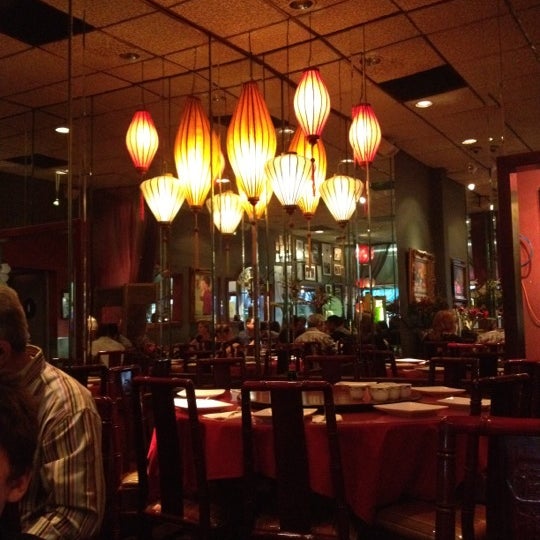 Photo prise au Taiwan Restaurant par Bryan K. le9/1/2012