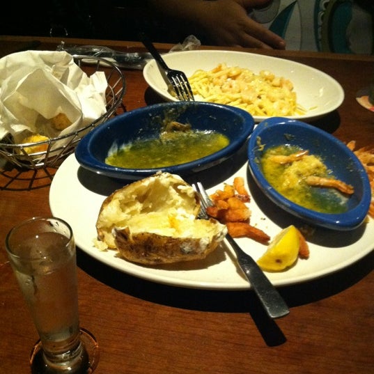 Photo taken at Red Lobster by Donelle S. on 8/16/2012