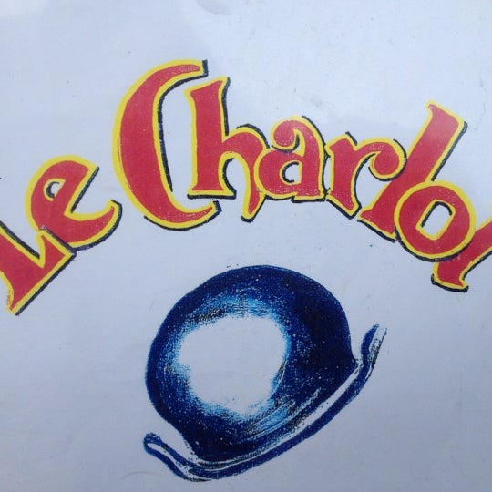 Photo taken at Le Charlot by Jean W. on 8/31/2012
