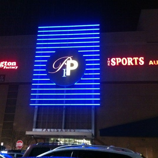 Photos at Palisades Center Mall 142 tips