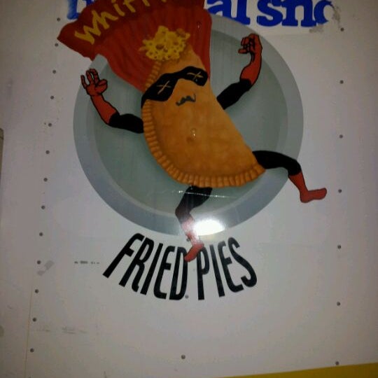 Das Foto wurde bei Whiffies Fried Pies von Darren M. am 3/10/2012 aufgenommen