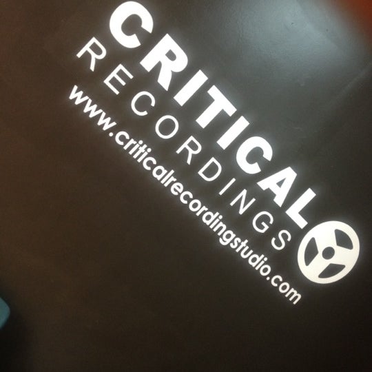 Foto tirada no(a) Critical Recording Studio por Que A. em 5/8/2012