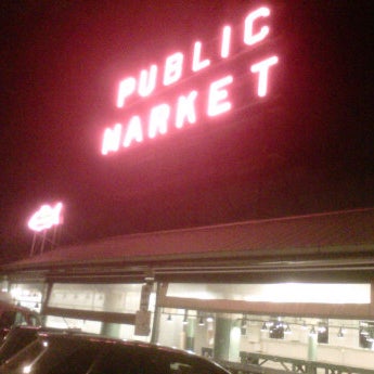 Foto tirada no(a) Market Ghost Tours por Devin K. em 4/7/2012