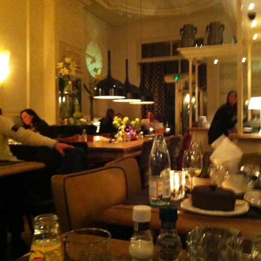 รูปภาพถ่ายที่ Brasserie De Joffers โดย Eugene B. เมื่อ 3/16/2012