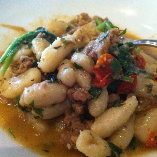 รูปภาพถ่ายที่ Osteria La Madia โดย Francesco S. เมื่อ 9/1/2012