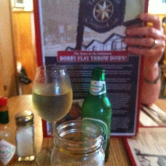 7/17/2012 tarihinde Gary O.ziyaretçi tarafından Brass Compass Cafe'de çekilen fotoğraf