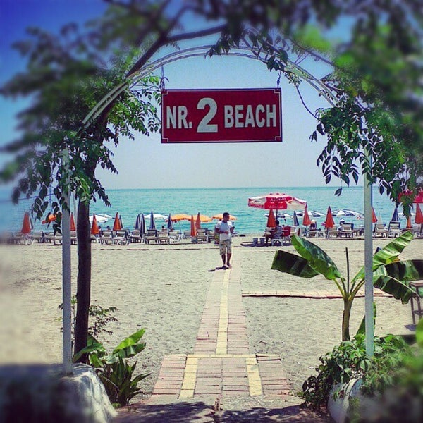 Снимок сделан в Güneş Beach Hotel пользователем Juhani T. 6/18/2012