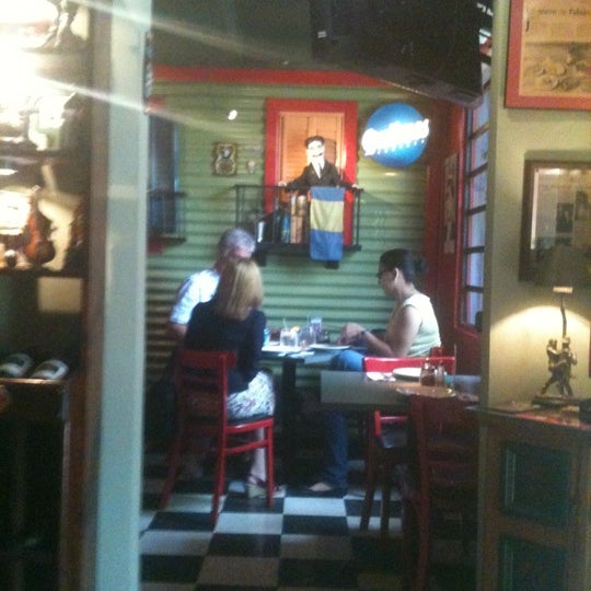 9/6/2012 tarihinde Vanessa T.ziyaretçi tarafından Juan Pan Pizza'de çekilen fotoğraf