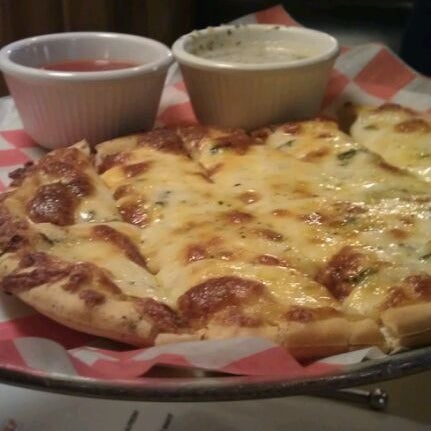 Photo taken at Old Shawnee Pizza &amp; Italian Kitchen by Amber C. on 2/11/2012