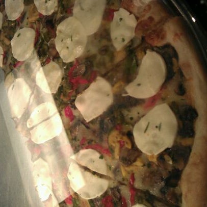 Das Foto wurde bei Panino&#39;s Pizza &amp; Grill von Samantha B. am 4/8/2012 aufgenommen