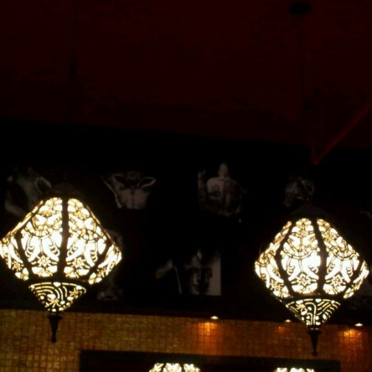 Foto tirada no(a) Tatu Asian Restaurant &amp; Lounge por Heathyr D. em 8/25/2012
