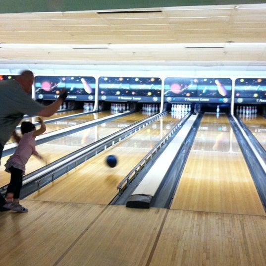 Paradise Lanes Bowling Alley in Yonkers