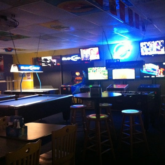 3/6/2012 tarihinde Alex J.ziyaretçi tarafından Eddie&#39;s Bar &amp; Grill'de çekilen fotoğraf