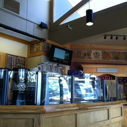 8/8/2012 tarihinde Zack K.ziyaretçi tarafından The Coffee Bean &amp; Tea Leaf'de çekilen fotoğraf