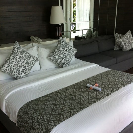 Das Foto wurde bei Astana Batubelig Suite Villa von Priscilla T. am 7/15/2012 aufgenommen